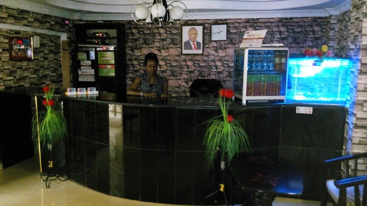 Royal Palm Hotel And Suites Nakuru Exterior foto