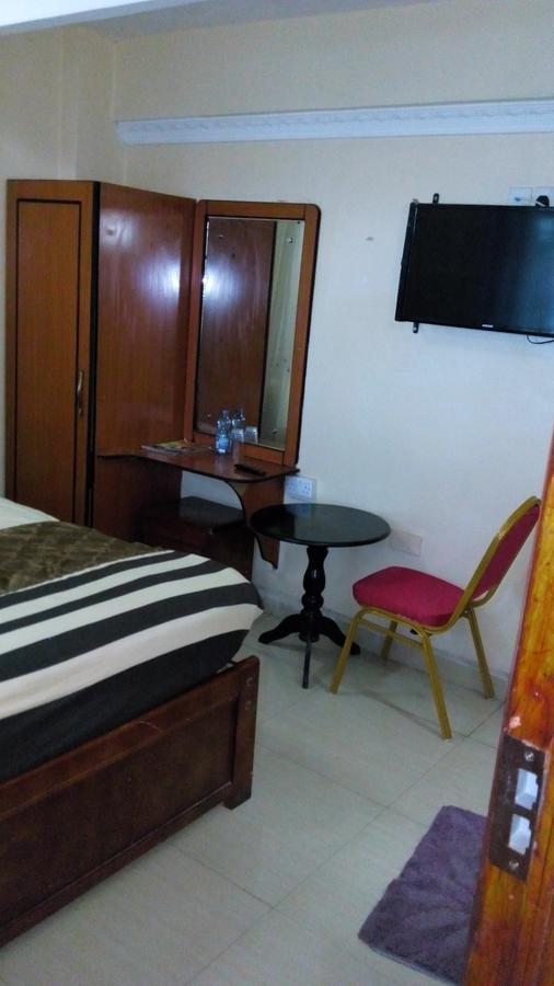 Royal Palm Hotel And Suites Nakuru Exterior foto