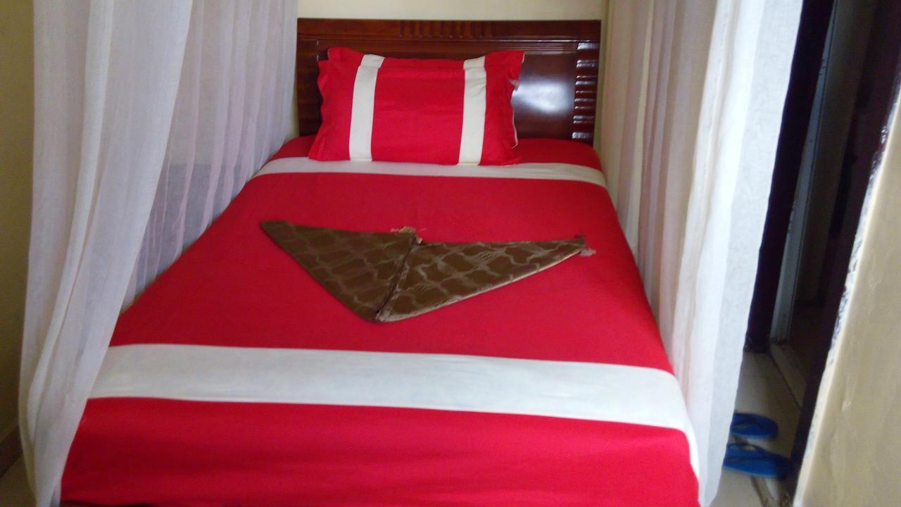 Royal Palm Hotel And Suites Nakuru Exterior foto