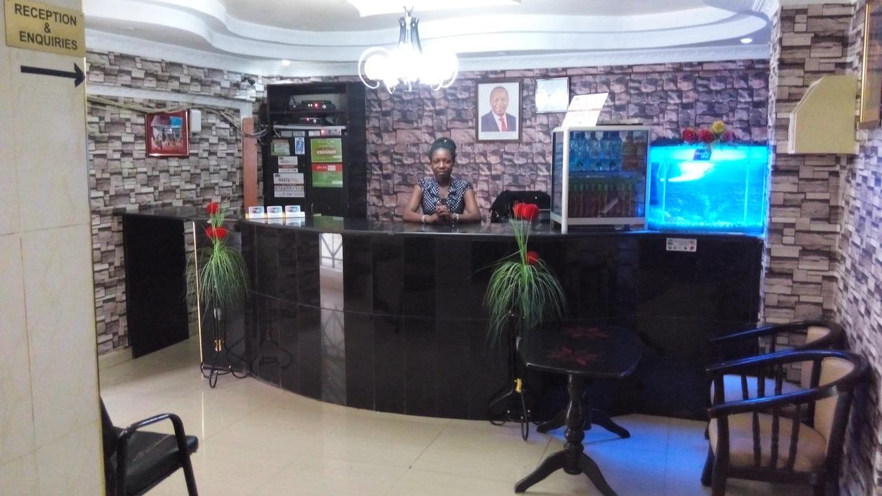 Royal Palm Hotel And Suites Nakuru Exterior foto