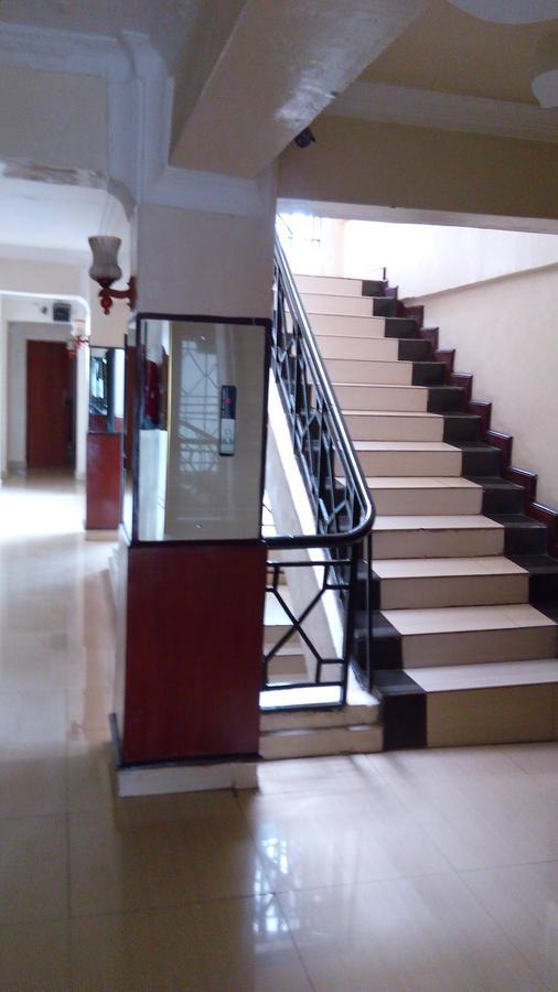 Royal Palm Hotel And Suites Nakuru Exterior foto