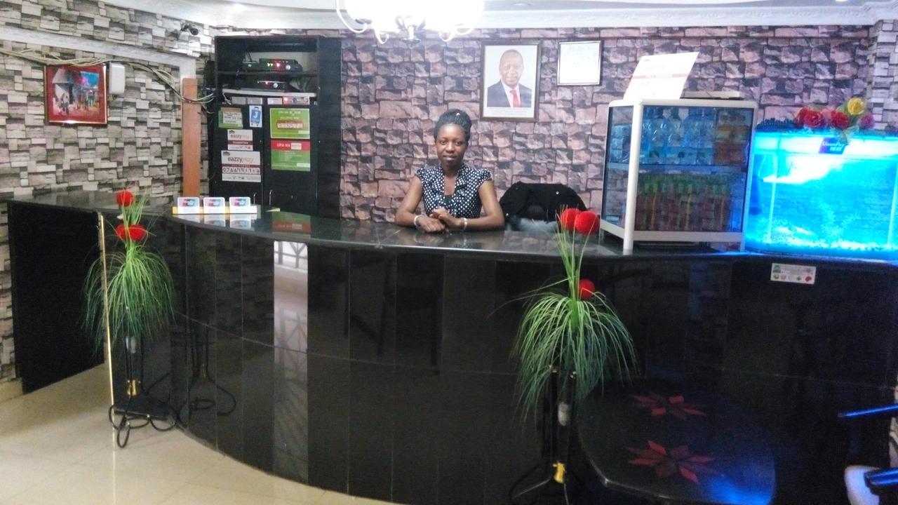 Royal Palm Hotel And Suites Nakuru Exterior foto